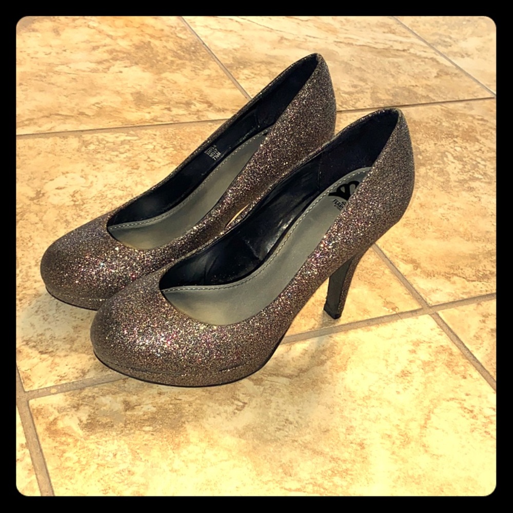 *2/$30* Adorable Sparkly Fergalicious Heels